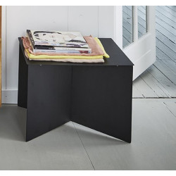 Table d'appoint contemporaine en métal noir ARTY