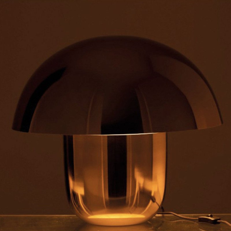 Lampe de table tendance en métal doré SEZIM