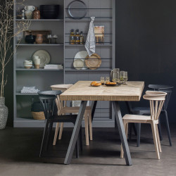 Table design et pieds triangle - PUPULE