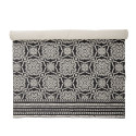 Tapis design en coton avec motifs noirs