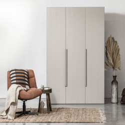 Grande armoire 3 portes en placage de noyer avec longue poignée couleur grise MAGBY