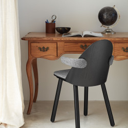 Chaise en bois et tissu avec accoudoirs UMA