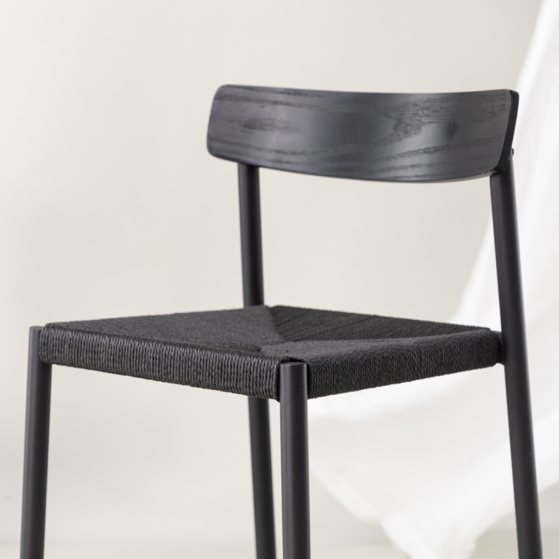 Chaise moderne noir en rotin et métal VALO