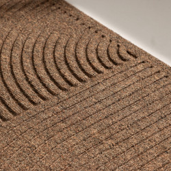 Tapis en tissu marron VETYO