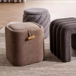 Pouf beige foncé avec rangement intégré et poignée bois NEBULAZ
