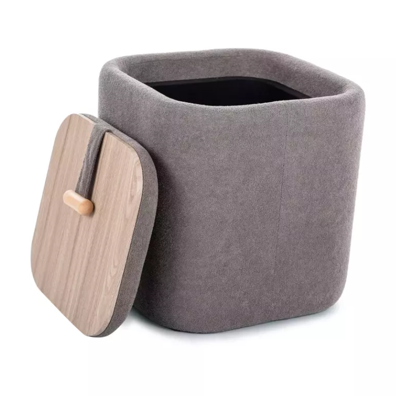 Pouf tissu gris avec rangement discret et poignée bois NEBULAZ