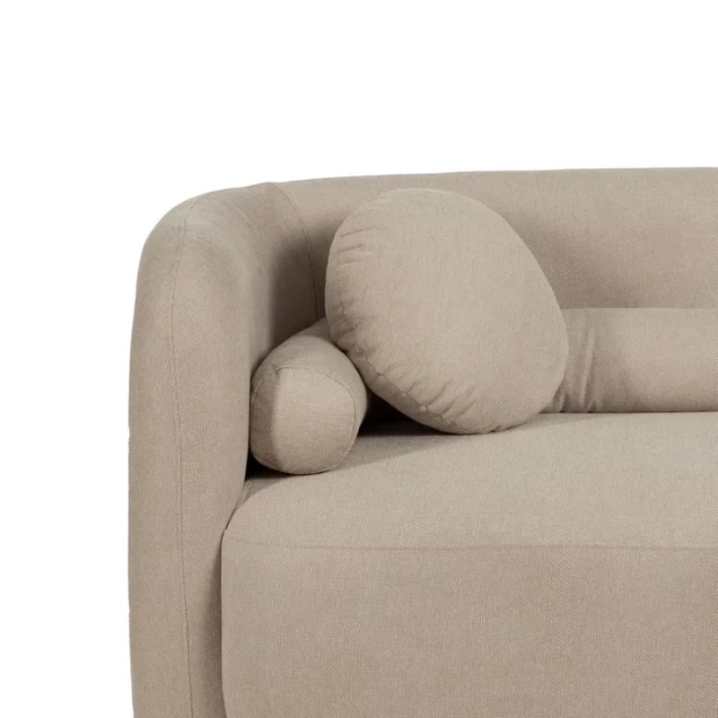 Canapé galbé PERIALIS couleur beige 2 places avec coussins arrondis