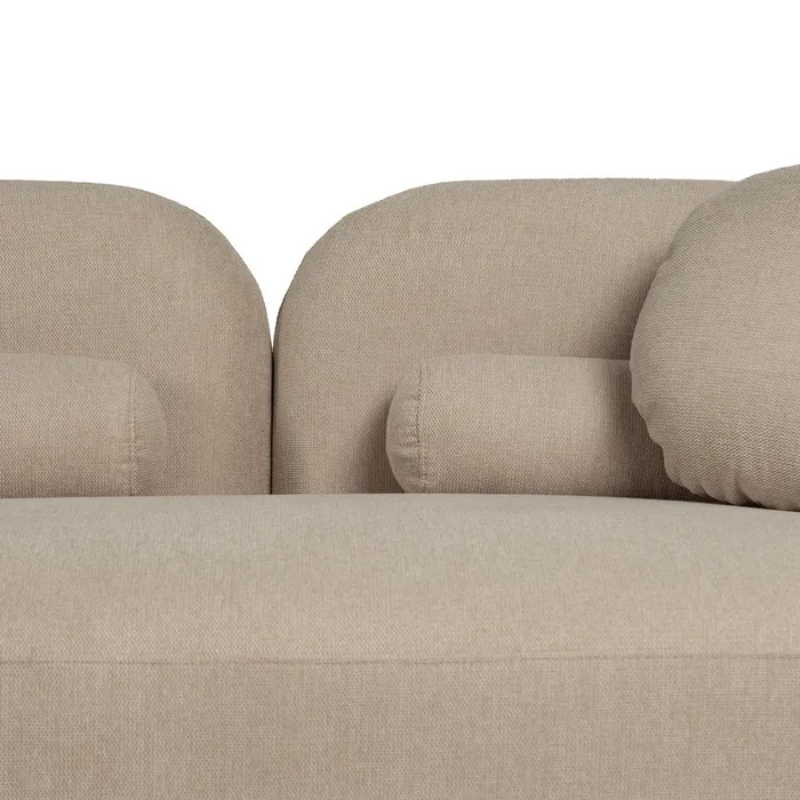 Canapé MORESIA de 3 places en tissu beige galbé avec coussins déco