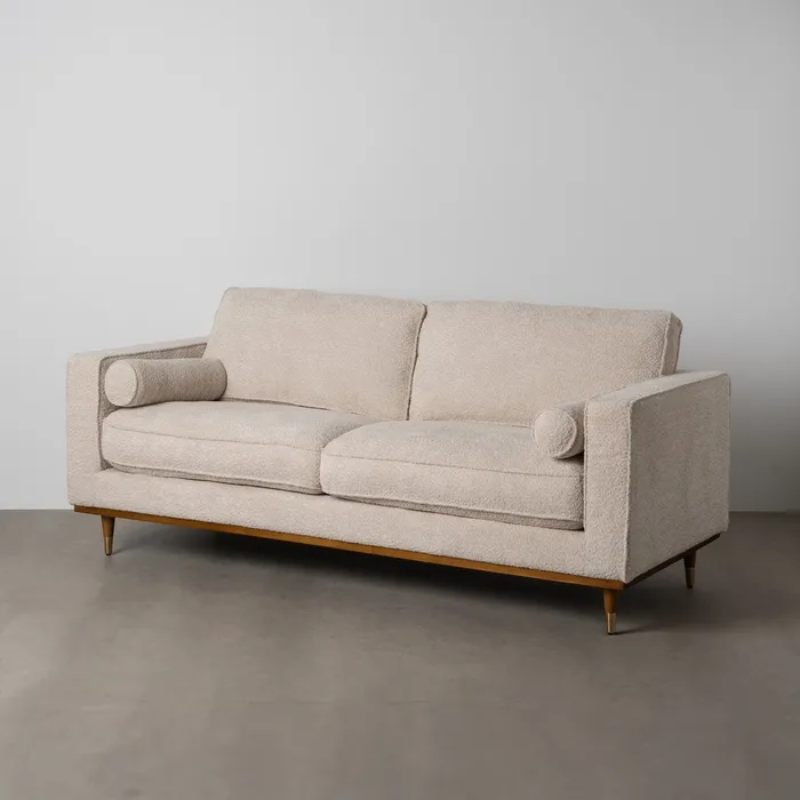 Canapé YSALINE droit 3 places tissu beige avec coussins déco chics